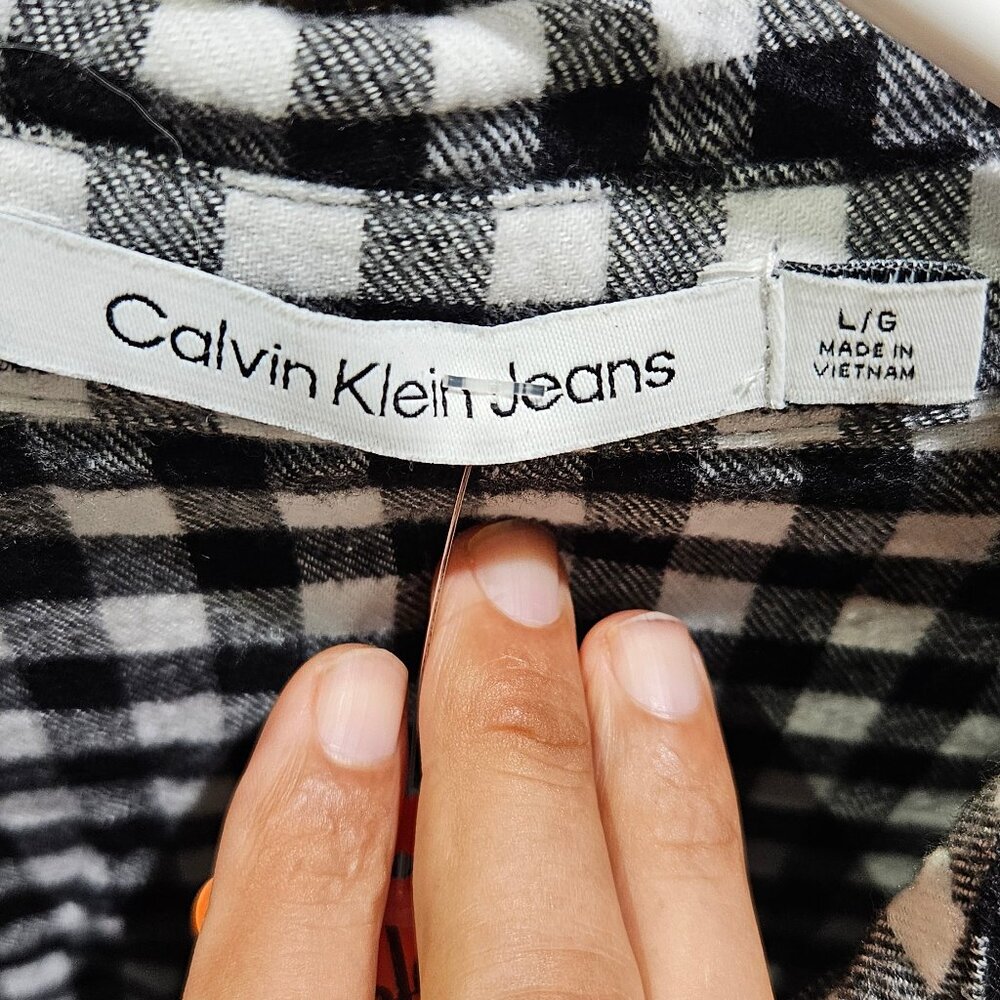 Calvin Klein Large - Picture 3 of 3